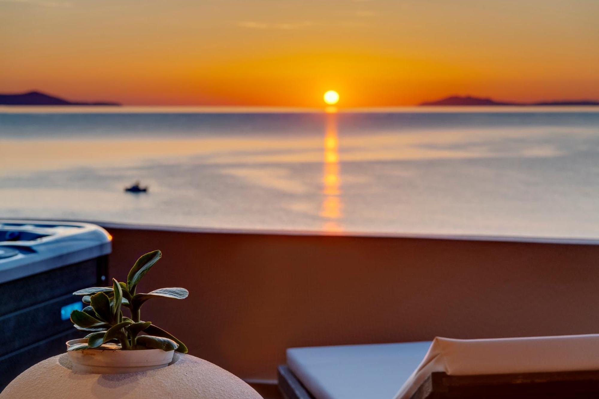 Lalari Beach Suites Vári Kültér fotó